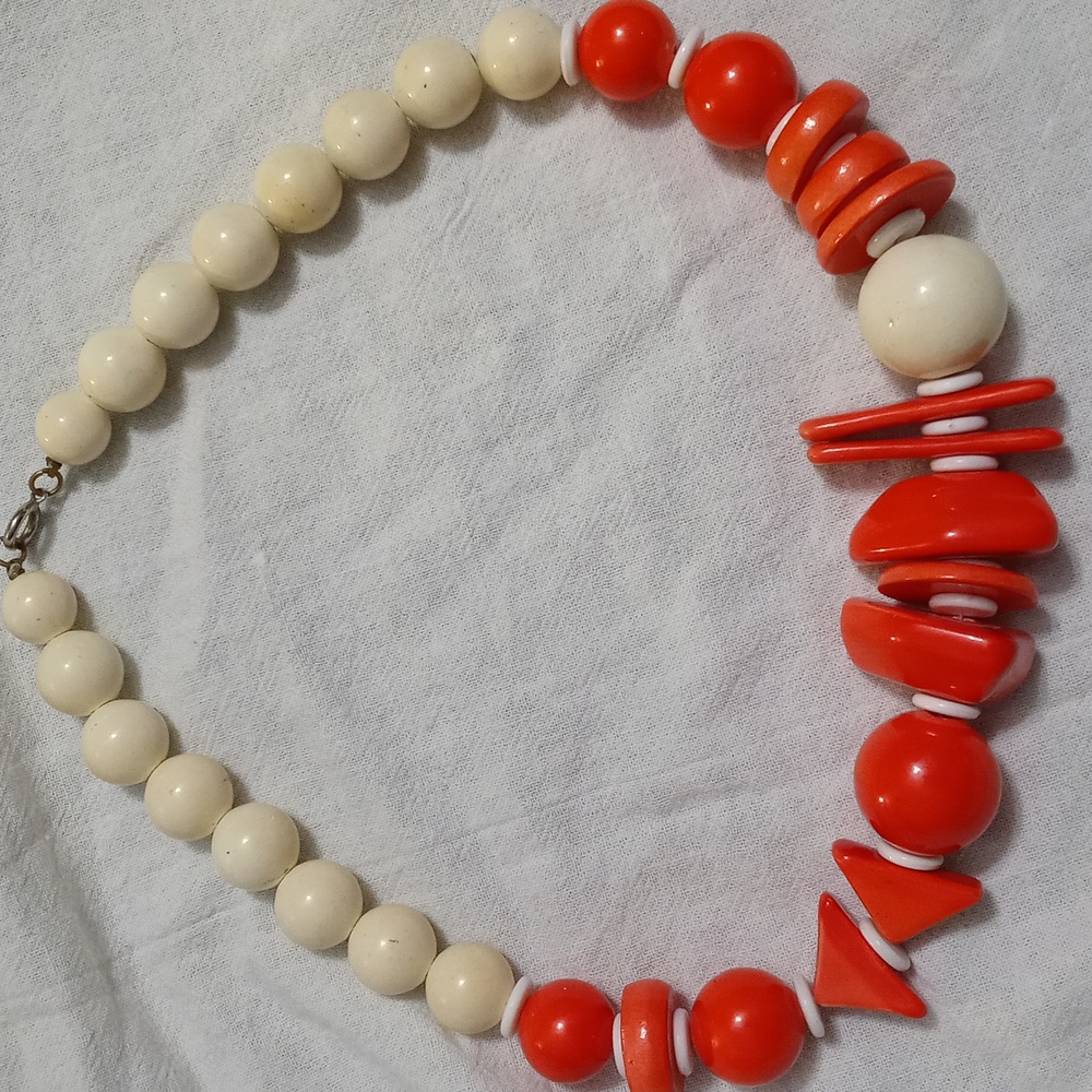 VTG Red and White Necklace